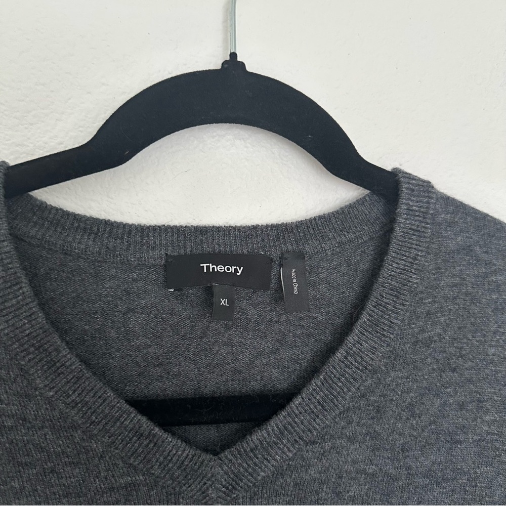 Theory Riland Harman V-Neck Cashmere Blend Sweater Charcoal Gray Size XL Men’s - Picture 6 of 8